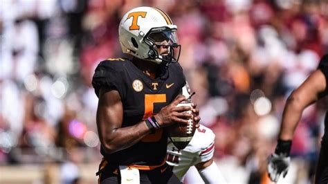 Tennessee vs. Kentucky prediction, odds, line: 2022 Week 9 .